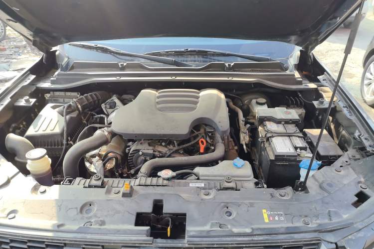 Used Great Wall King Kong Poer 2024 2.0T Automatic 8AT Diesel Two-Wheel-Drive Navigation Edition Flatbed Engine Bay