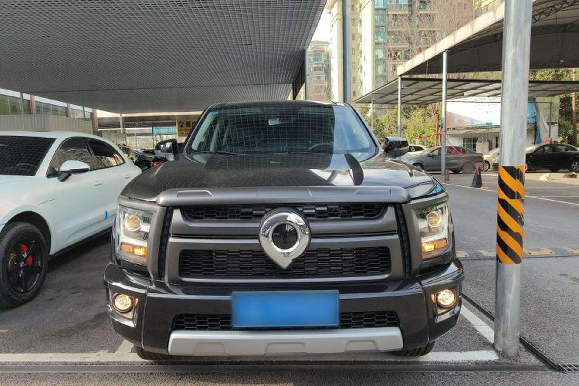 Used Great Wall King Kong Poer 2024 2.0T Automatic 8AT Diesel Two-Wheel-Drive Elite Flatbed Front