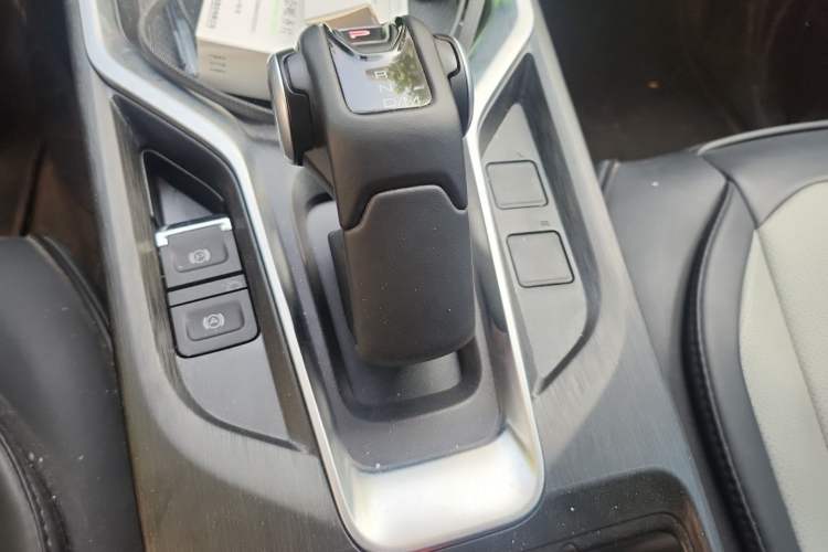 Used Great Wall King Kong Poer 2024 2.0T Automatic 8AT Gasoline Two-Wheel-Drive Elite Version with Flat Bed Gear Lever