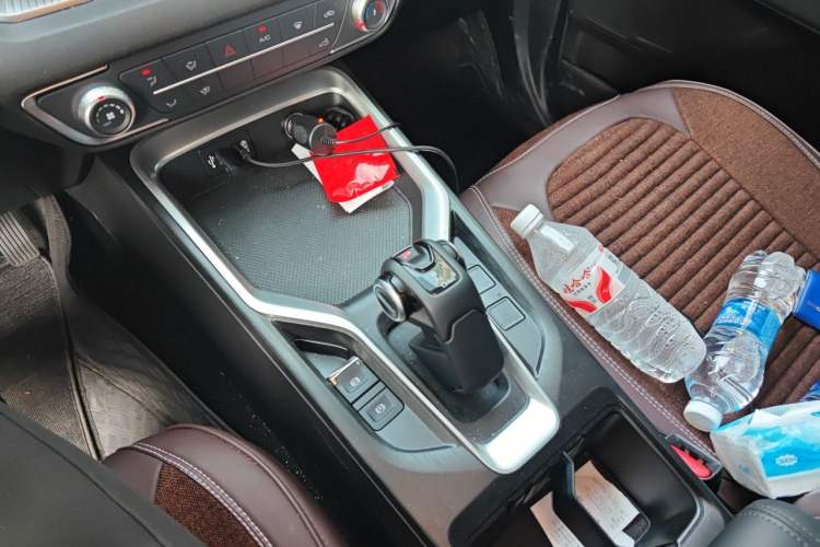 Used Great Wall King Kong Poer 2024 2.0T Automatic 8AT Diesel Two-Wheel-Drive Elite Flatbed Gear Lever
