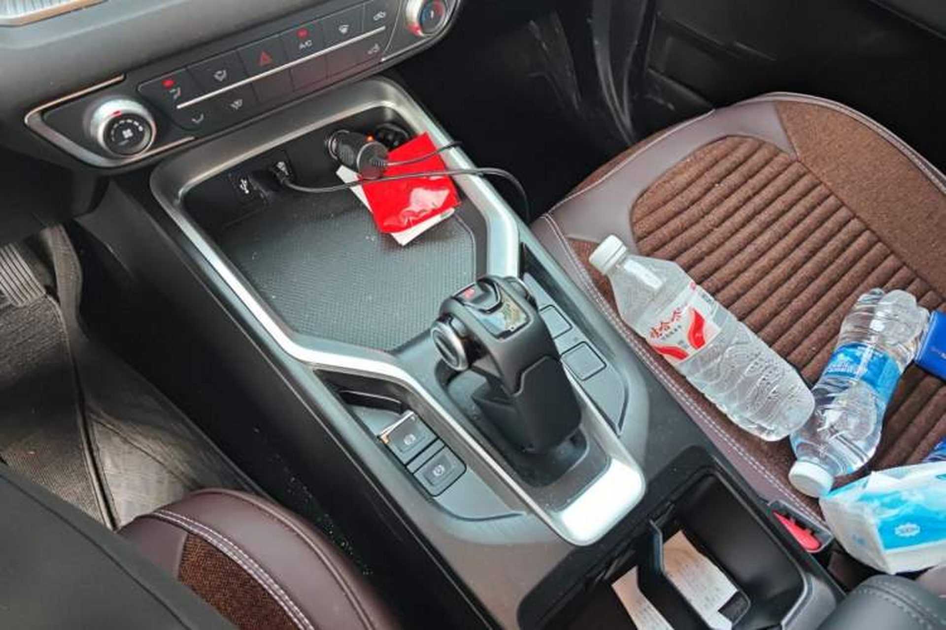 Used Great Wall King Kong Poer 2024 2.0T Automatic 8AT Diesel Two-Wheel-Drive Elite Flatbed Gear Lever