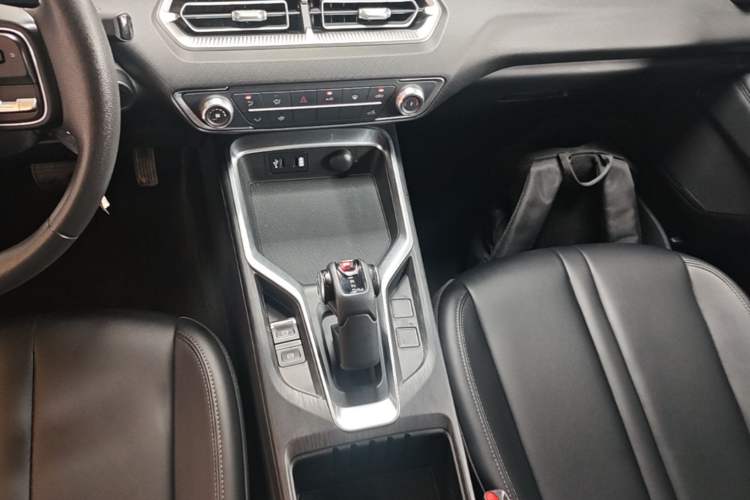 Used Great Wall King Kong Poer 2024 2.0T Automatic 8AT Diesel Two-Wheel Drive Elite Version with Extended Cabin Gear Lever