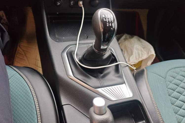 Used Great Wall King Kong Poer 2024 2.0T Manual Diesel Two-Wheel-Drive Elite Long-Box Version Gear Lever