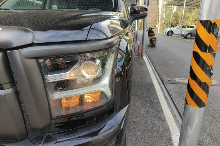Used Great Wall King Kong Poer 2024 2.0T Automatic 8AT Diesel Two-Wheel-Drive Elite Flatbed Left Front Headlight