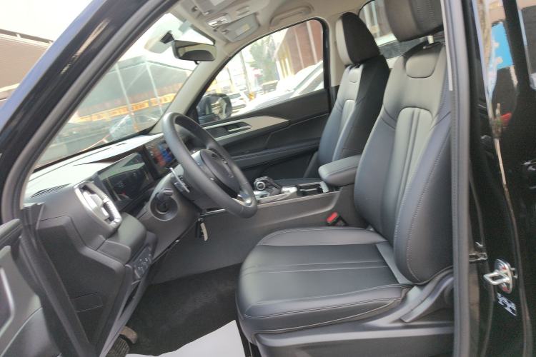 Used Great Wall King Kong Poer 2024 2.0T Automatic 8AT Diesel Two-Wheel-Drive Elite Flatbed Left Front Seat
