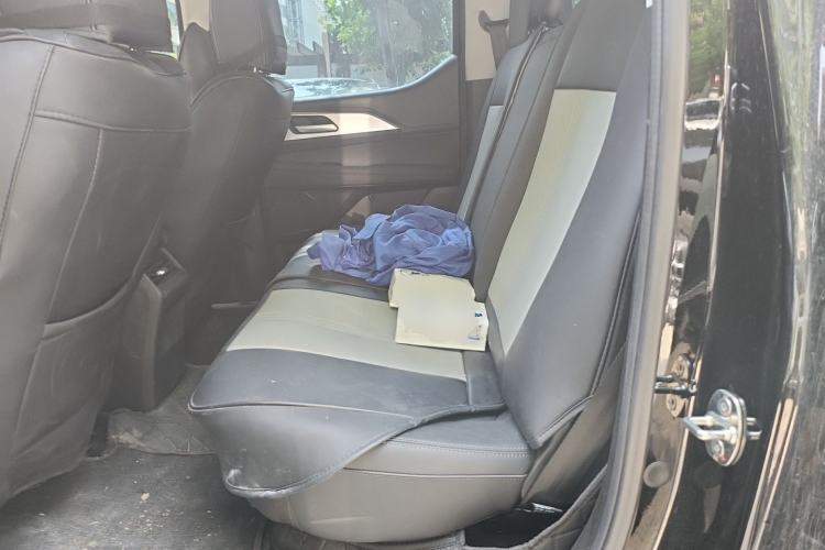 Used Great Wall King Kong Poer 2024 2.0T Automatic 8AT Gasoline Two-Wheel-Drive Elite Version with Flat Bed Left Rear Seat