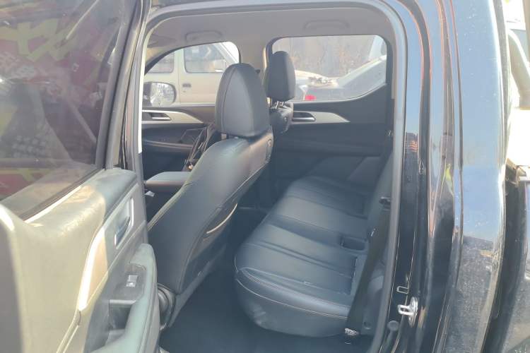 Used Great Wall King Kong Poer 2024 2.0T Automatic 8AT Diesel Two-Wheel-Drive Navigation Edition Flatbed Left Rear Seat