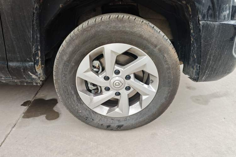 Used Great Wall King Kong Poer 2024 2.0T Manual Diesel Two-Wheel-Drive Elite Long-Box Version Right Front Wheel Hub