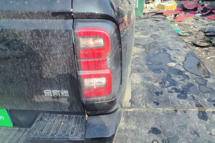 Used Great Wall King Kong Poer 2024 2.0T Automatic 8AT Diesel Two-Wheel-Drive Navigation Edition Flatbed Right Rear Taillight