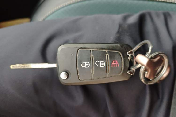 Used Great Wall King Kong Poer 2024 2.0T Manual Diesel Two-Wheel-Drive Elite Long-Box Version Vehicle Key