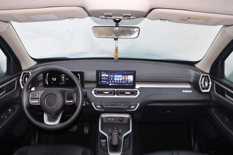Used Great Wall King Kong Poer 2024 2.0T Automatic 8AT Diesel Two-Wheel-Drive Navigation Edition Flatbed Audio And AC Panel