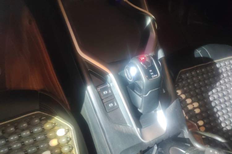 Used Great Wall King Kong Poer 2024 2.0T Automatic 8AT Diesel 4x4 Elite Standard Cab Gear Lever