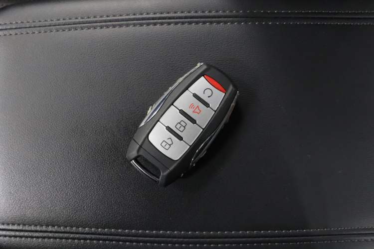 Used Great Wall King Kong Poer 2024 2.0T Automatic 8AT Diesel Two-Wheel-Drive Navigation Edition Flatbed Interior 2