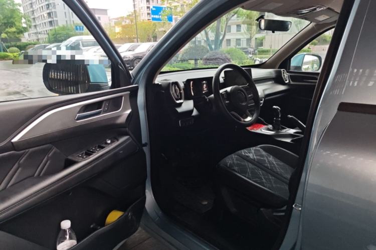 Used Great Wall King Kong Poer 2024 2.0T Manual Diesel Two-Wheel Drive Elite Flatbed Interior 3