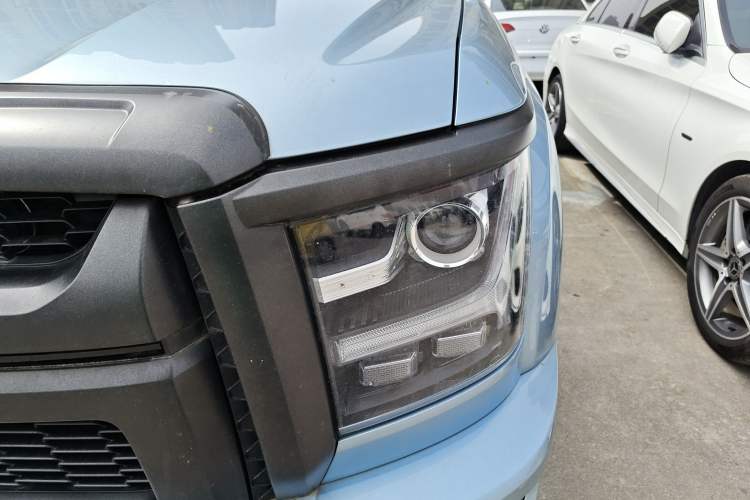 Used Great Wall King Kong Poer 2024 2.0T Automatic 8AT Diesel Two-Wheel-Drive Navigation Edition Flatbed Left Front Headlight