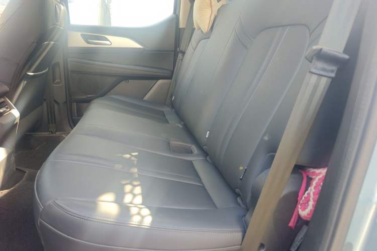 Used Great Wall King Kong Poer 2024 2.0T Automatic Diesel Two-Wheel Drive Elite Version with Long Bed Left Rear Seat