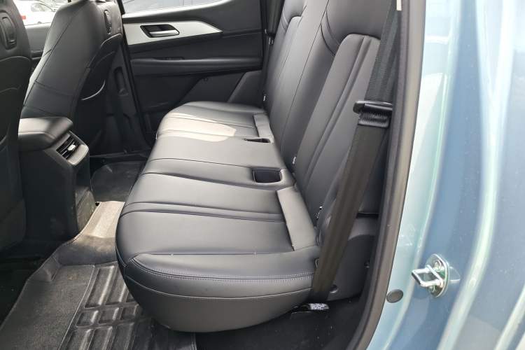 Used Great Wall King Kong Poer 2024 2.0T Automatic 8AT Diesel Two-Wheel-Drive Navigation Edition Flatbed Left Rear Seat