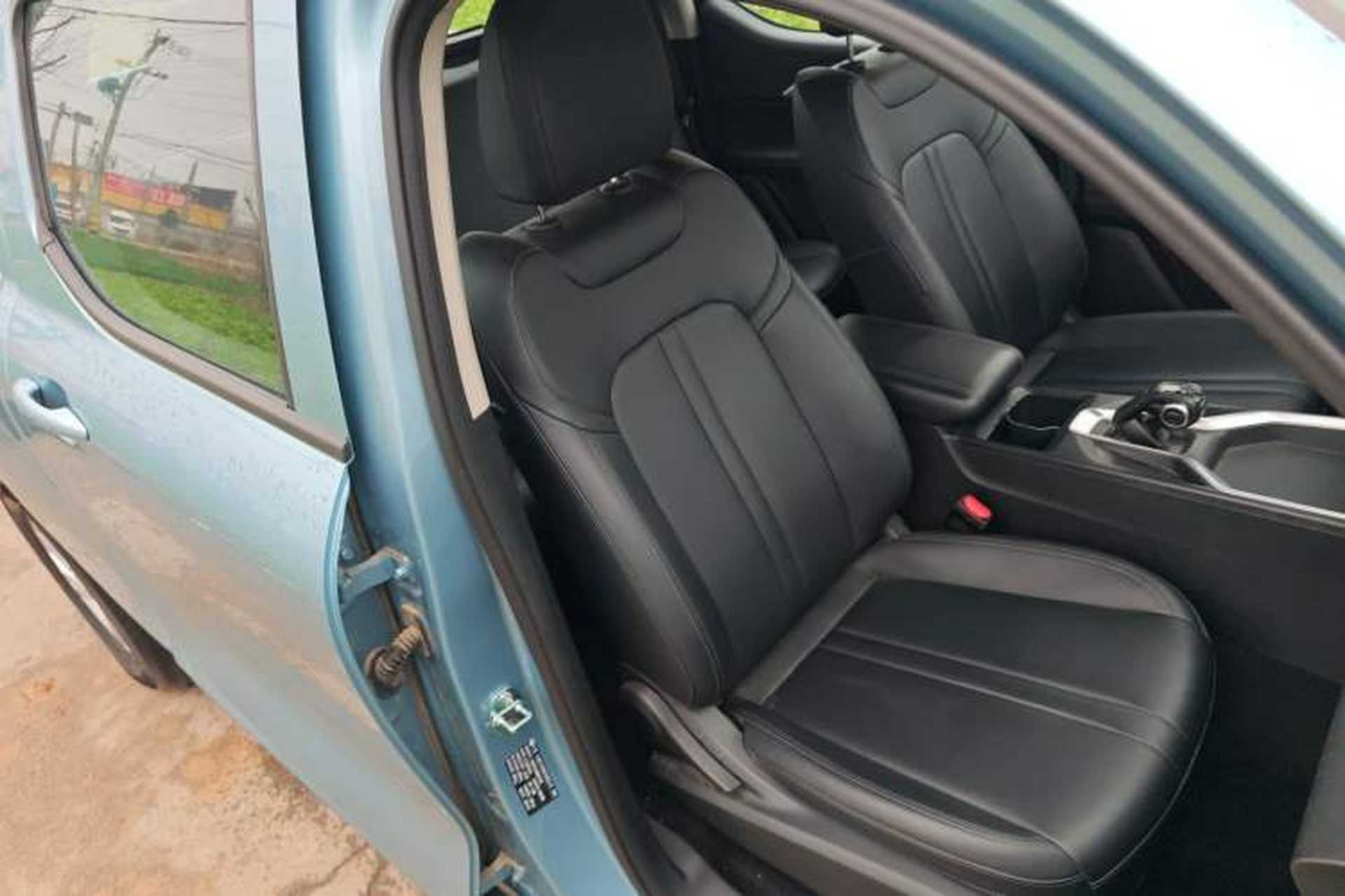 Used Great Wall King Kong Poer 2024 2.0T Automatic 8AT Diesel Two-Wheel-Drive Elite Flatbed Right Front Seat