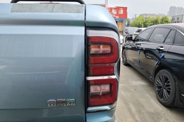 Used Great Wall King Kong Poer 2024 2.0T Automatic 8AT Diesel Two-Wheel-Drive Navigation Edition Flatbed Right Rear Taillight