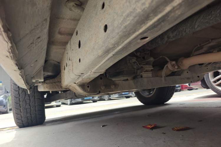 Used Great Wall King Kong Poer 2024 2.0T Automatic 8AT Diesel Two-Wheel-Drive Elite Flatbed Chassis Front Left