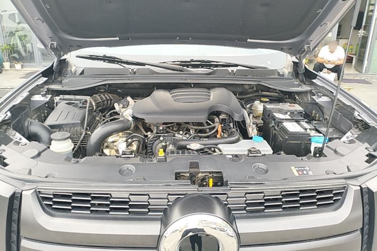 Used Great Wall King Kong Poer 2024 2.0T Automatic 8AT Diesel Two-Wheel-Drive Elite Flatbed Engine Bay