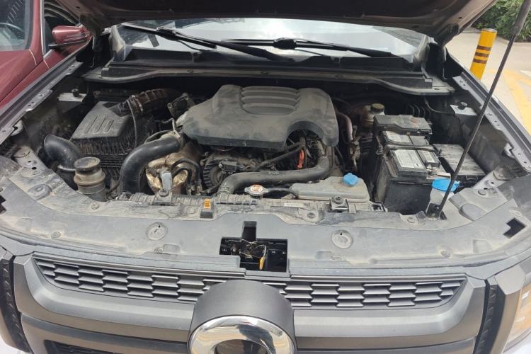 Used Great Wall King Kong Poer 2024 2.0T Automatic 8AT Diesel Two-Wheel-Drive Elite Flatbed Engine Bay