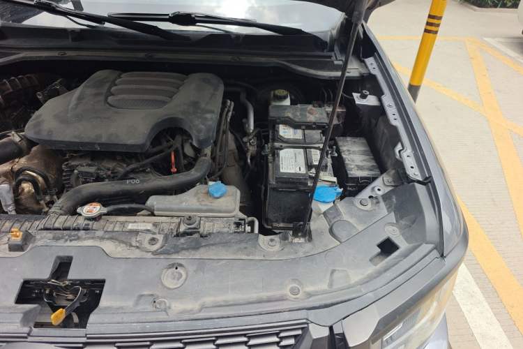 Used Great Wall King Kong Poer 2024 2.0T Automatic 8AT Diesel Two-Wheel-Drive Elite Flatbed Engine Bay Left