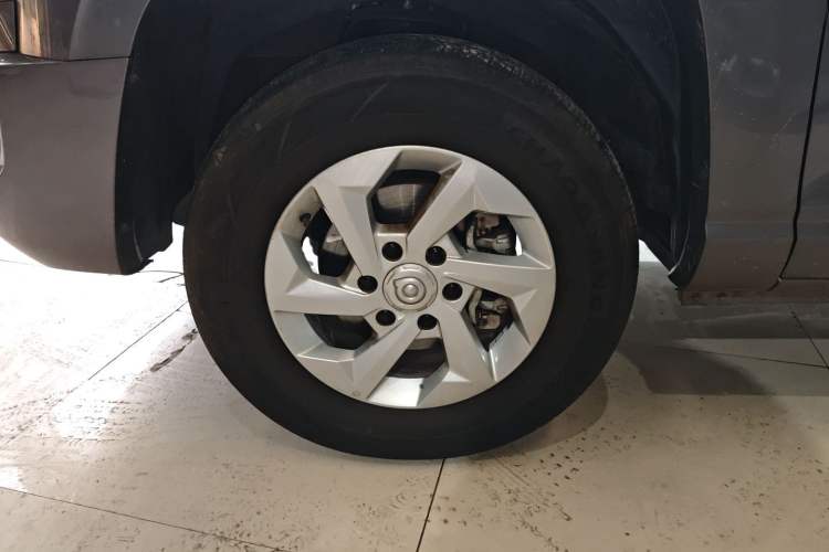 Used Great Wall King Kong Poer 2024 2.0T Automatic 8AT Gasoline Two-Wheel-Drive Elite Version with Flat Bed Exterior 7