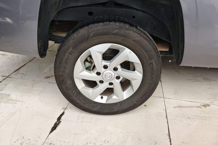 Used Great Wall King Kong Poer 2024 2.0T Automatic 8AT Gasoline Two-Wheel-Drive Elite Version with Flat Bed Exterior 8