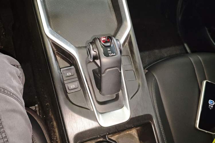 Used Great Wall King Kong Poer 2024 2.0T Automatic 8AT Gasoline Two-Wheel-Drive Elite Version with Flat Bed Gear Lever