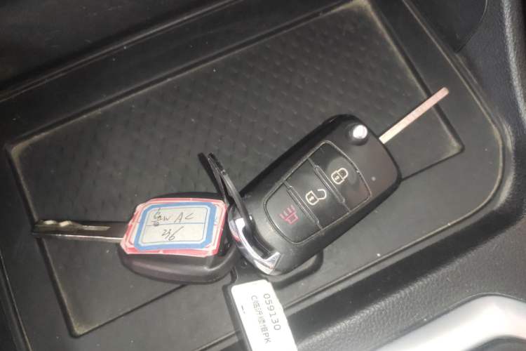 Used Great Wall King Kong Poer 2024 2.0T Manual Gasoline Two-Wheel-Drive Entrepreneurial Standard Box Interior 1