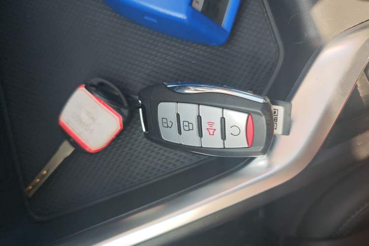 Used Great Wall King Kong Poer 2024 2.0T Automatic 8AT Diesel Two-Wheel-Drive Navigation Edition Flatbed Interior 1