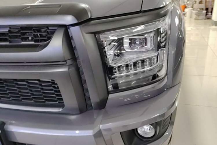 Used Great Wall King Kong Poer 2024 2.0T Automatic 8AT Gasoline Four-Wheel Drive Navigation Version – Flat Bed Left Front Headlight