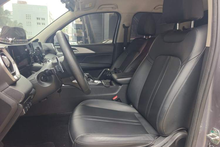 Used Great Wall King Kong Poer 2024 2.0T Automatic 8AT Diesel Two-Wheel-Drive Elite Flatbed Left Front Seat