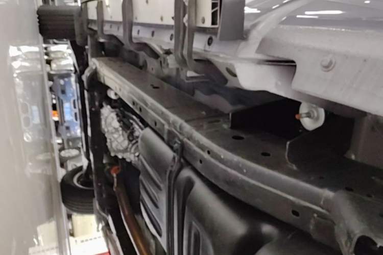Used Great Wall King Kong Poer 2024 2.0T Automatic 8AT Gasoline Four-Wheel Drive Navigation Version – Flat Bed Left Side Sill