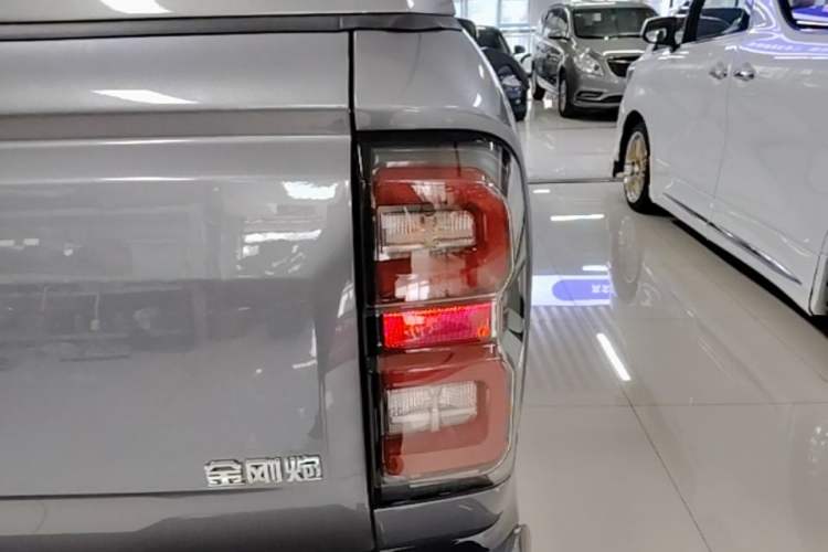 Used Great Wall King Kong Poer 2024 2.0T Automatic 8AT Gasoline Four-Wheel Drive Navigation Version – Flat Bed Right Rear Taillight