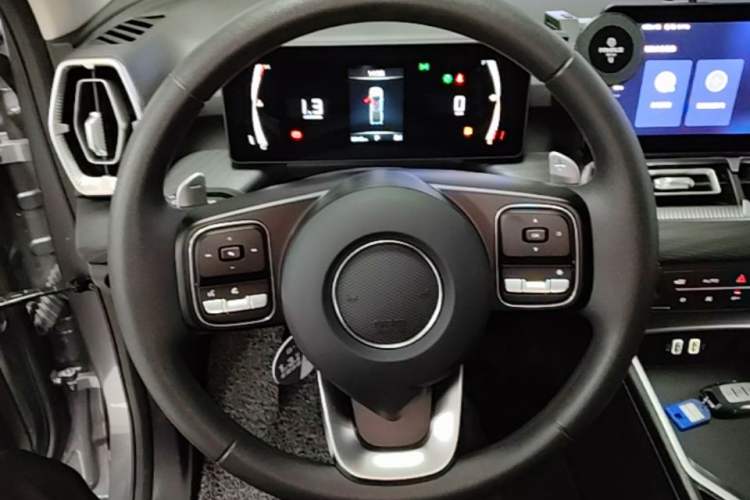 Used Great Wall King Kong Poer 2024 2.0T Automatic 8AT Gasoline Four-Wheel Drive Navigation Version – Flat Bed Steering Wheel