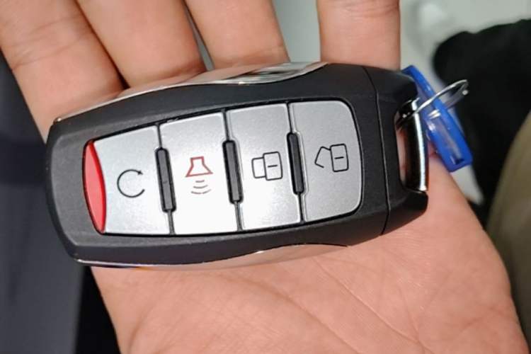 Used Great Wall King Kong Poer 2024 2.0T Automatic 8AT Gasoline Four-Wheel Drive Navigation Version – Flat Bed Vehicle Key
