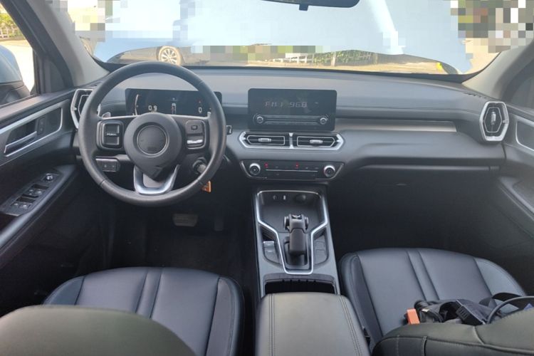 Used Great Wall King Kong Poer 2024 2.0T Automatic 8AT Diesel Two-Wheel-Drive Elite Flatbed Center Console
