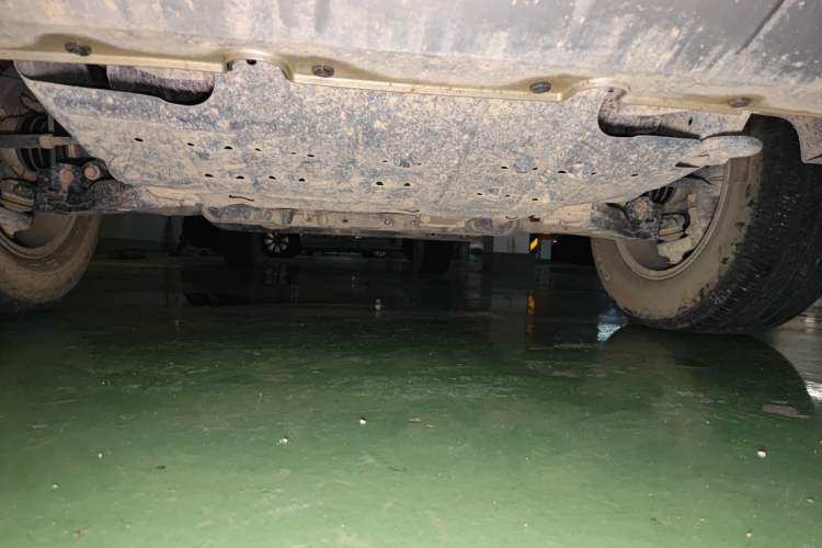 Used Great Wall King Kong Poer 2024 2.0T Manual Diesel 4x4 Base Edition Flatbed Chassis Front