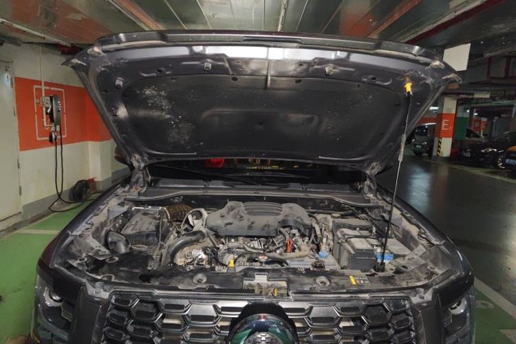 Used Great Wall King Kong Poer 2024 2.0T Manual Diesel 4x4 Base Edition Flatbed Engine Bay