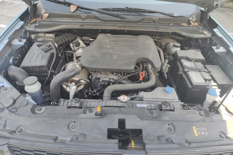 Used Great Wall King Kong Poer 2024 2.0T Automatic 8AT Diesel Two-Wheel-Drive Elite Flatbed Engine Bay