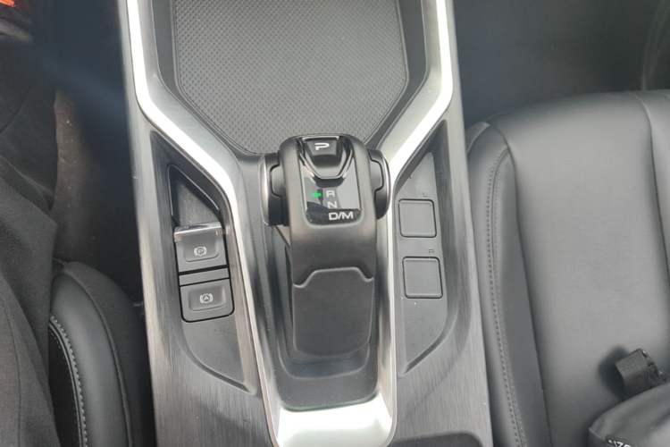 Used Great Wall King Kong Poer 2024 2.0T Automatic 8AT Diesel Two-Wheel-Drive Elite Flatbed Gear Lever