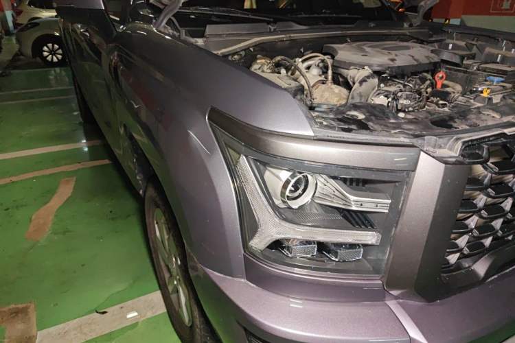 Used Great Wall King Kong Poer 2024 2.0T Manual Diesel 4x4 Base Edition Flatbed Right Front Headlight