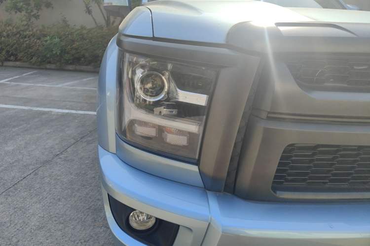 Used Great Wall King Kong Poer 2024 2.0T Automatic 8AT Diesel Two-Wheel-Drive Elite Flatbed Right Front Headlight
