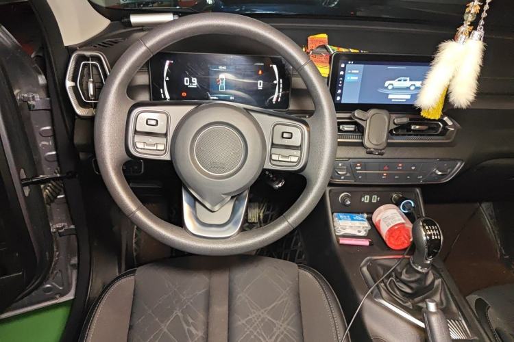 Used Great Wall King Kong Poer 2024 2.0T Manual Diesel 4x4 Base Edition Flatbed Steering Wheel
