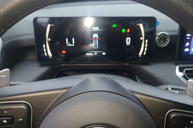Used Great Wall King Kong Poer 2024 2.0T Automatic 8AT Gasoline Four-Wheel Drive Navigation Version – Flat Bed Instrument Cluster