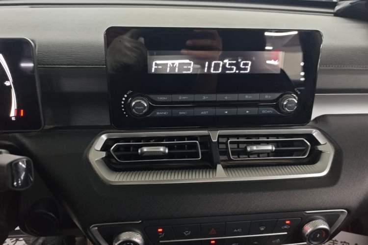 Used Great Wall King Kong Poer 2024 2.0T Automatic 8AT Diesel 4x4 Elite Flatbed Audio And AC Panel
