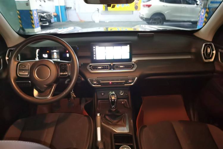 Used Great Wall King Kong Poer 2024 2.0T Manual Diesel 4x4 Elite Long-Box Version Center Console