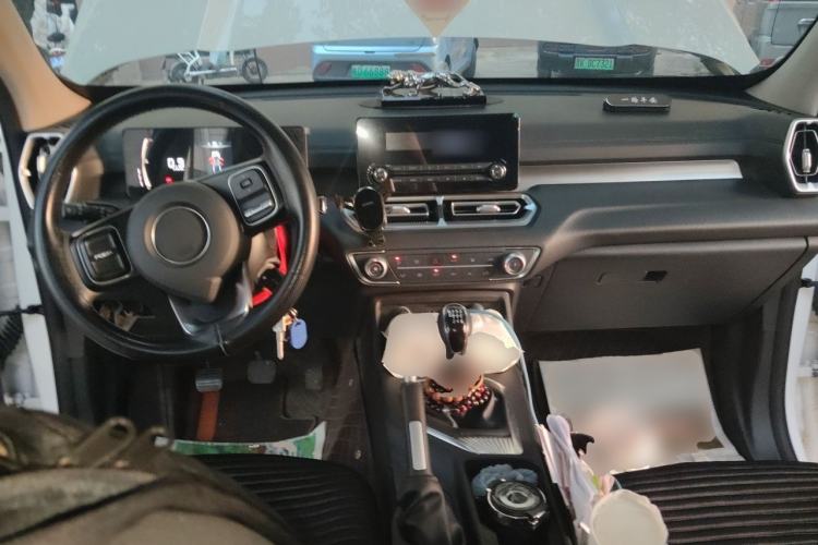 Used Great Wall King Kong Poer 2024 2.0T Manual Diesel 4x4 Base Edition Flatbed Center Console